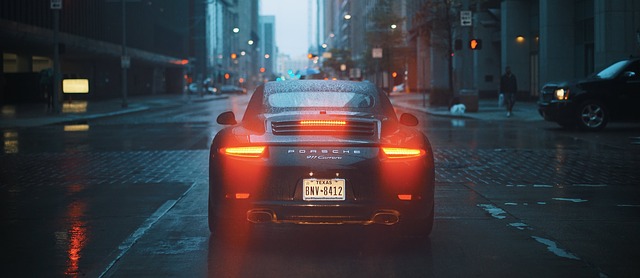 světla Porsche